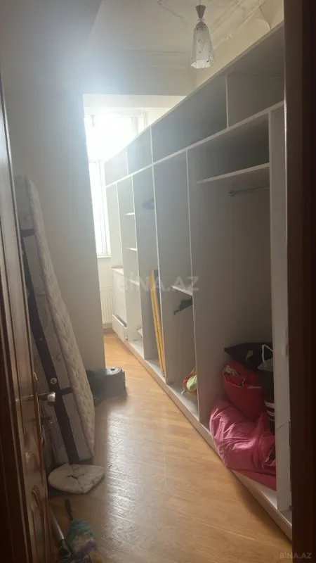 Satılır 4 otaqlı mənzil 124 m²