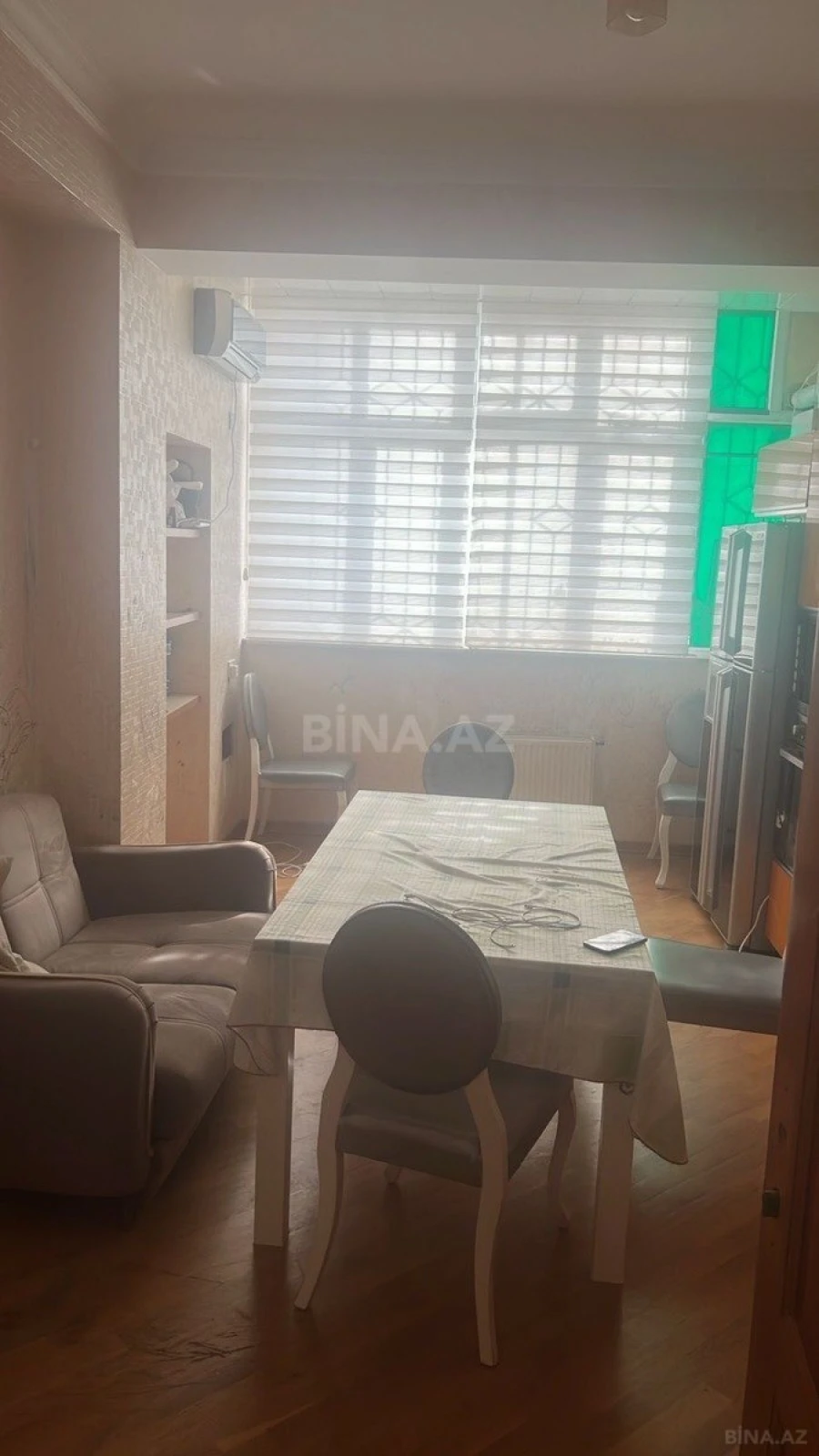 Satılır 4 otaqlı mənzil 124 m²