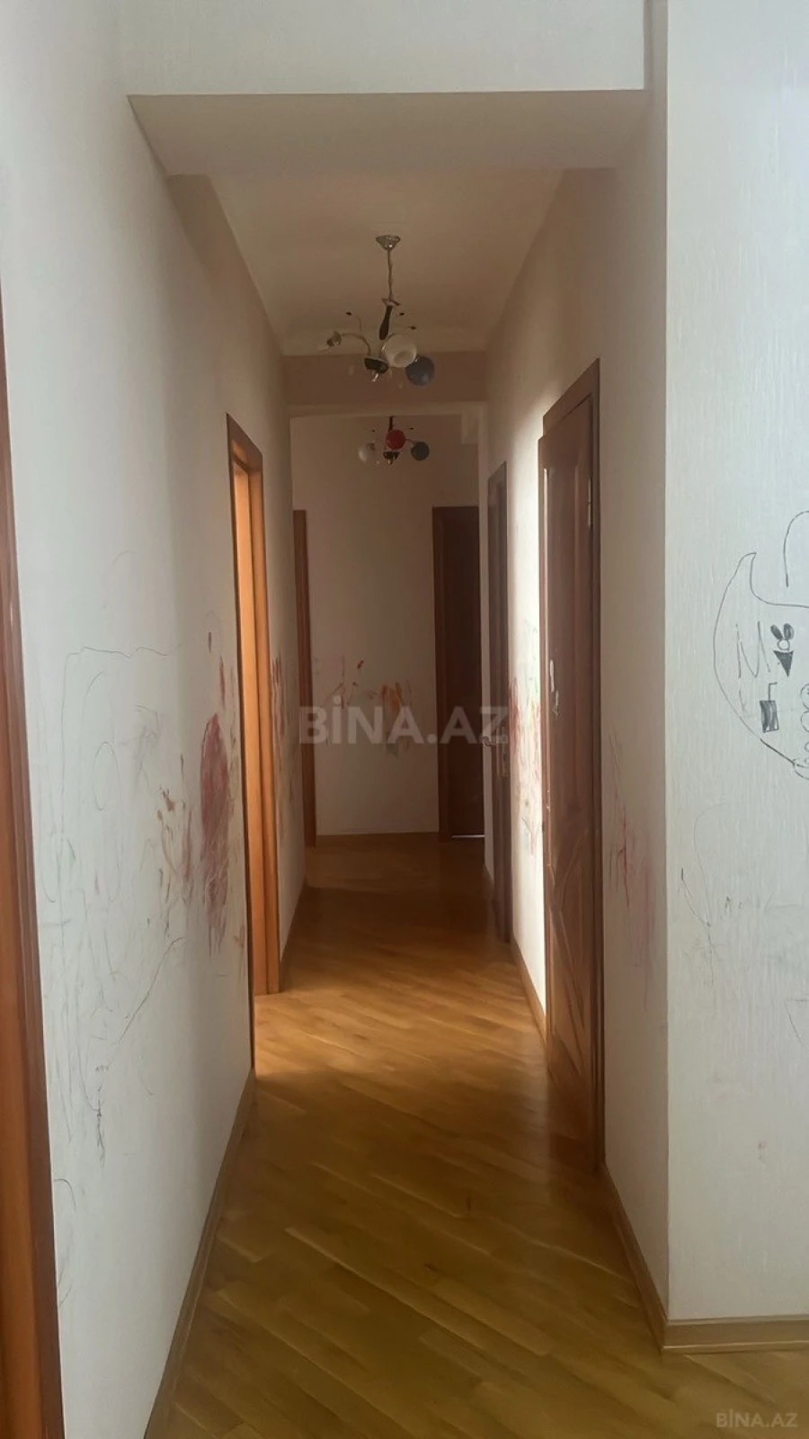 Satılır 4 otaqlı mənzil 124 m²