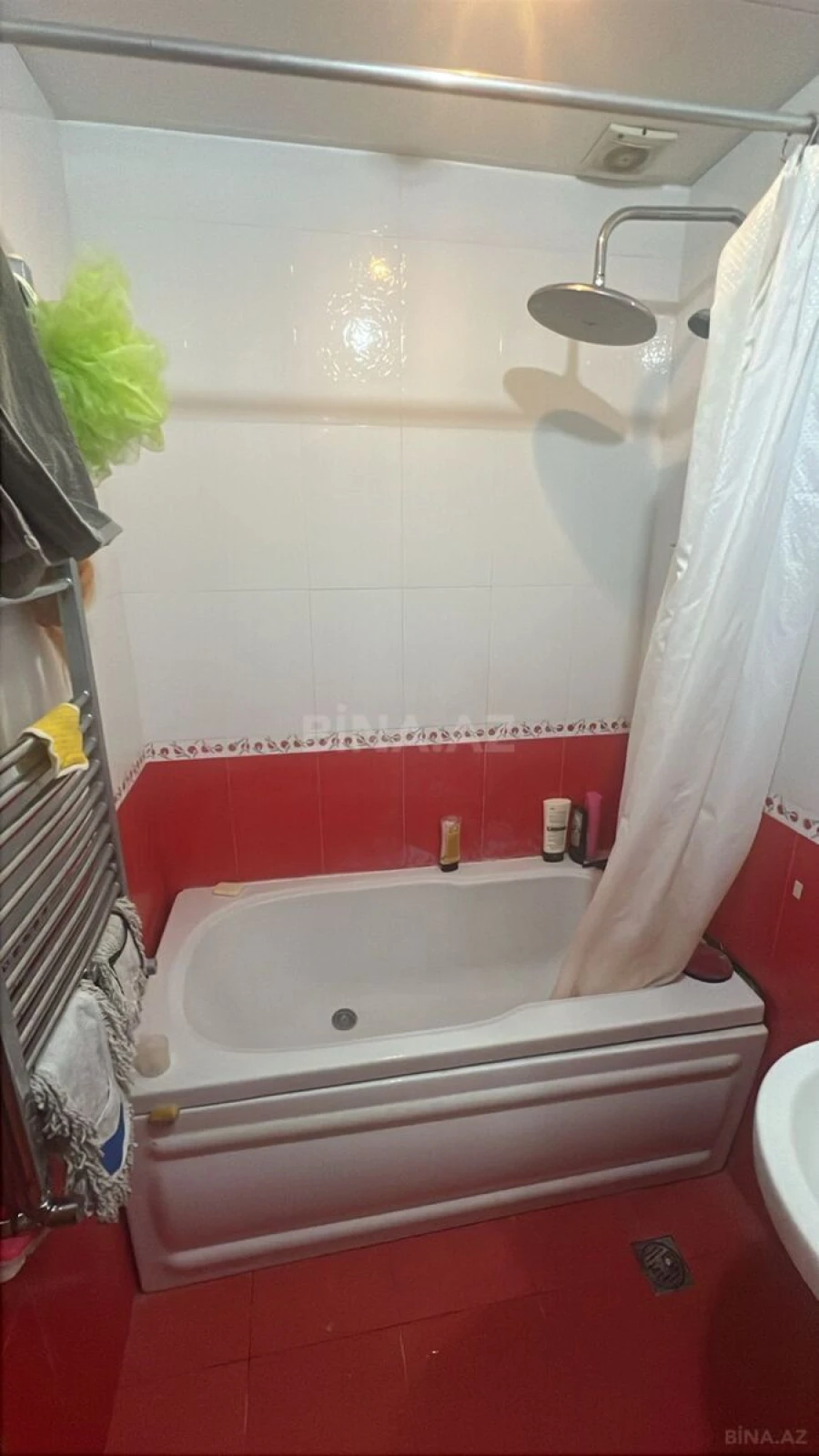 Satılır 4 otaqlı mənzil 124 m²