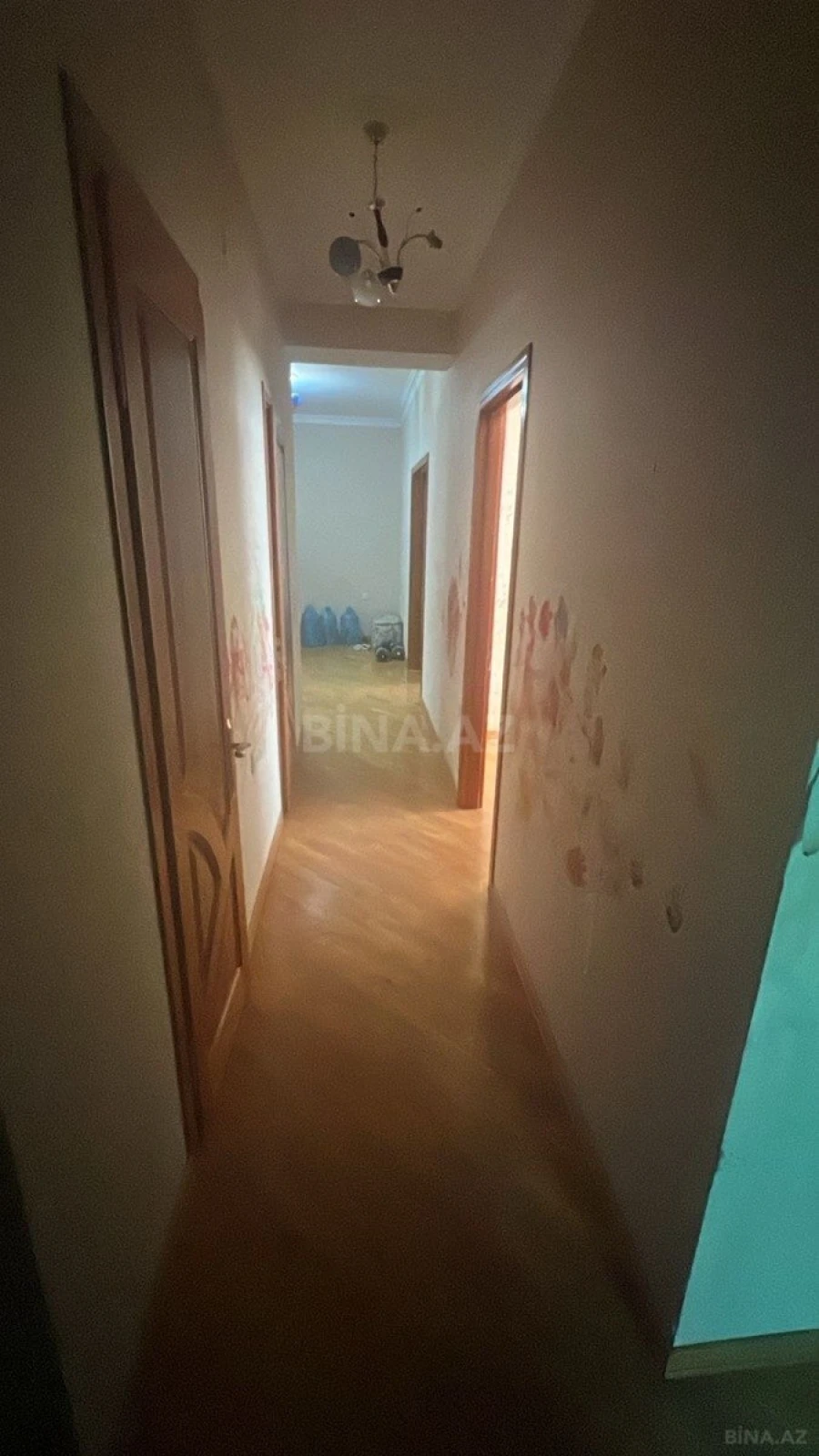 Satılır 4 otaqlı mənzil 124 m²