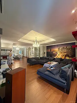 Satılır 5 otaqlı mənzil 250 m²