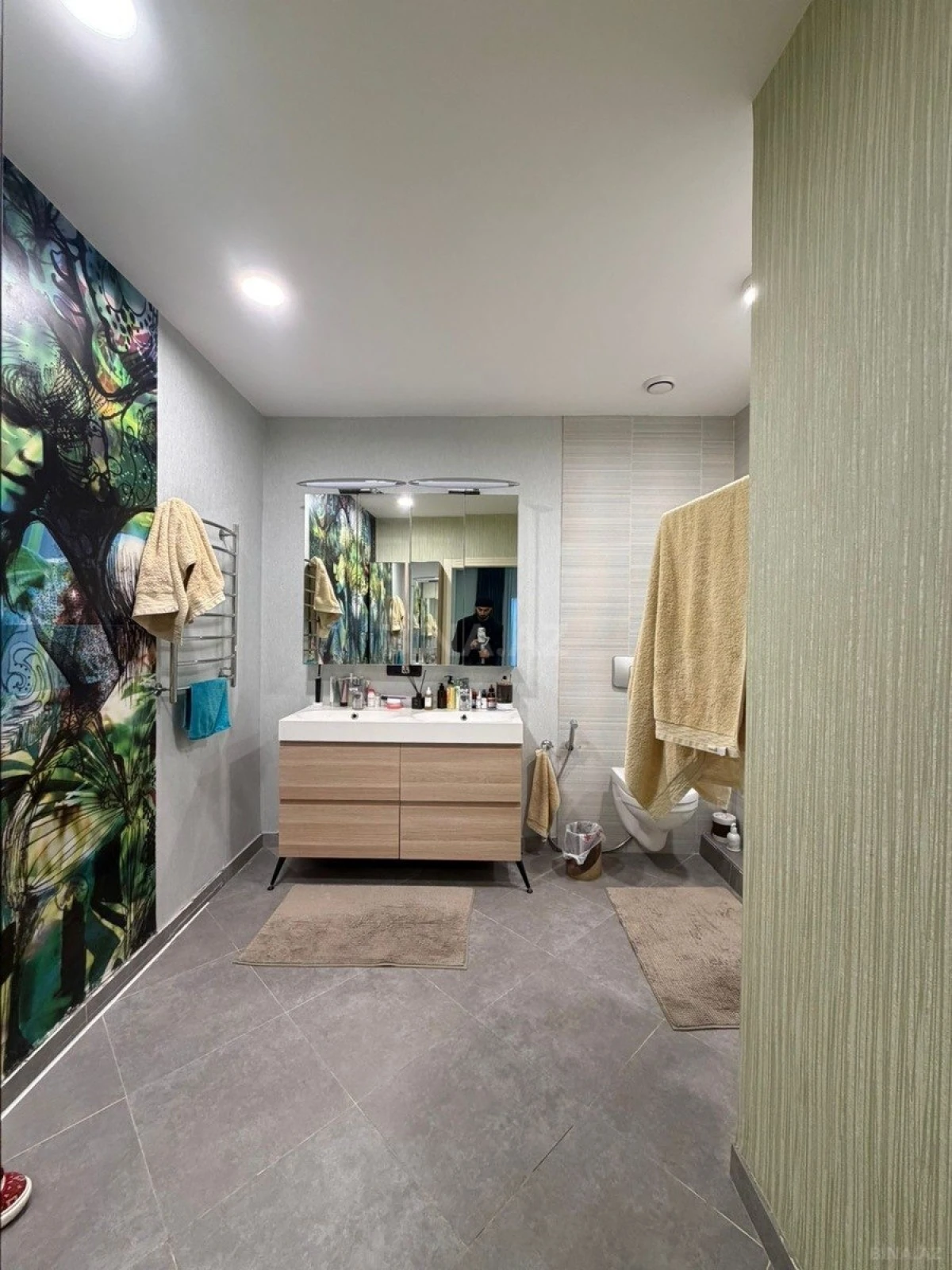 Satılır 5 otaqlı mənzil 250 m²