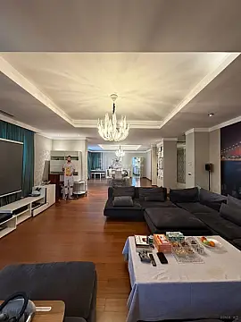Satılır 5 otaqlı mənzil 250 m²