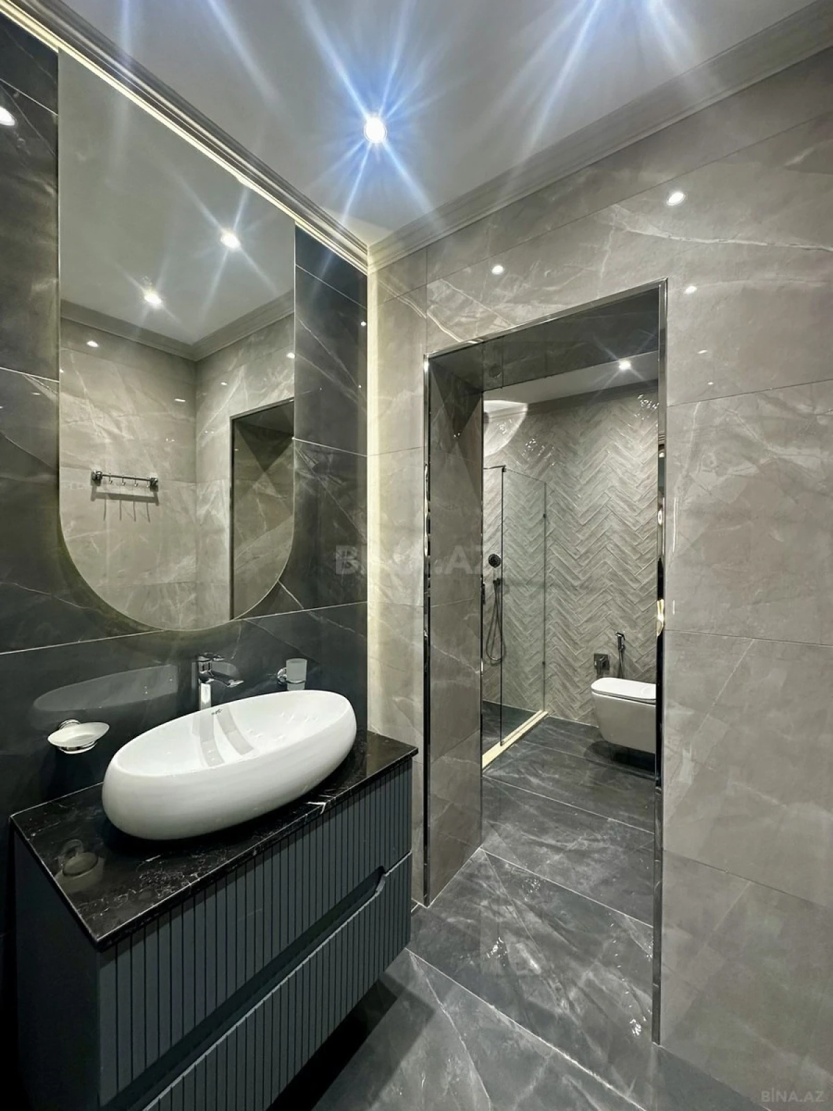 Satılır 2 otaqlı mənzil 68 m²