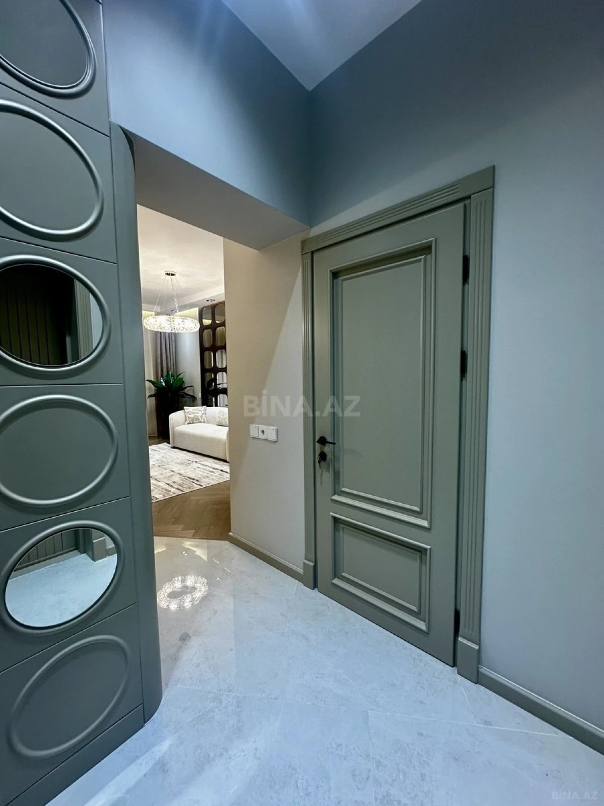 Satılır 2 otaqlı mənzil 68 m²