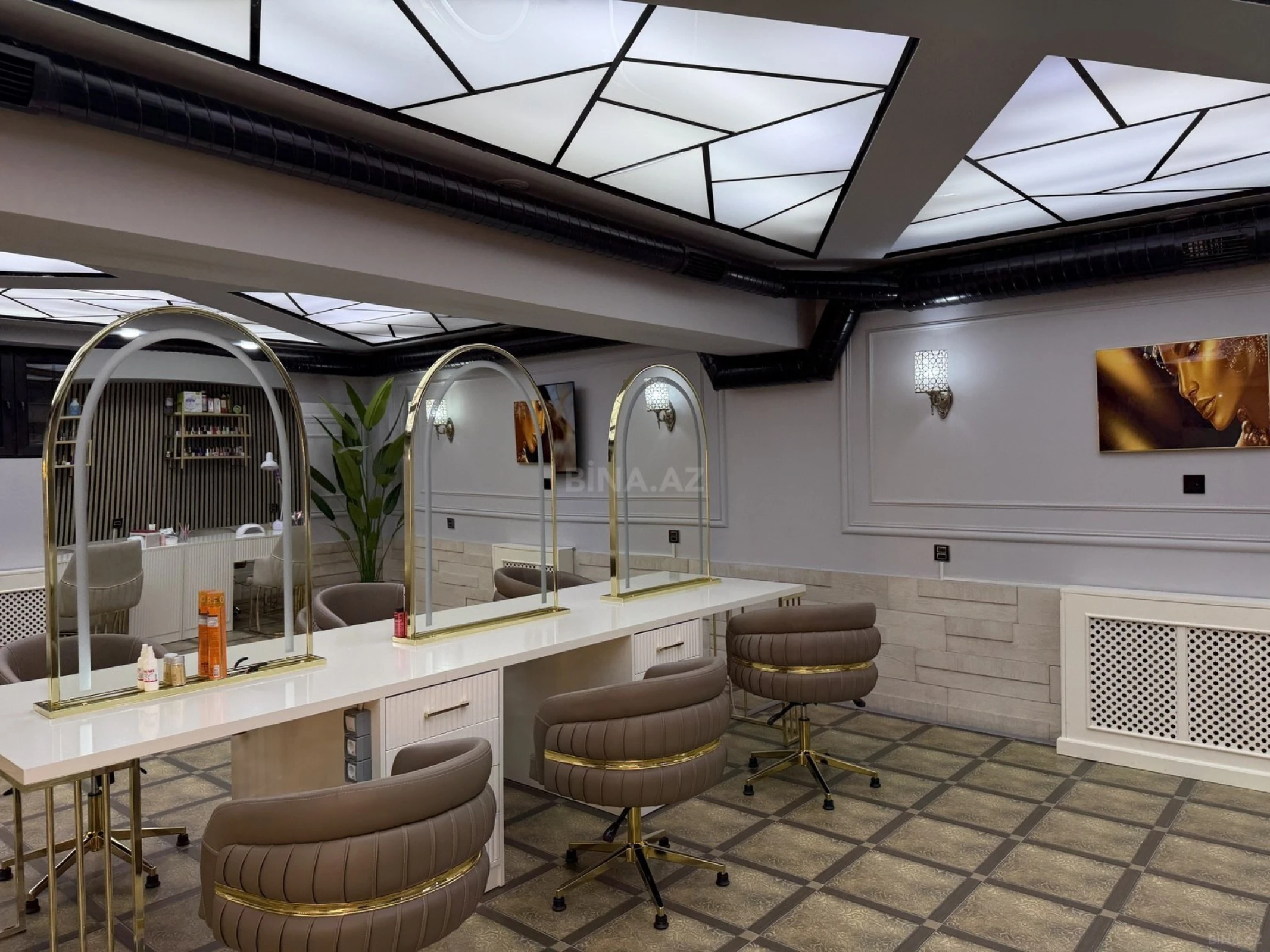 Satılır obyekt 150 m²