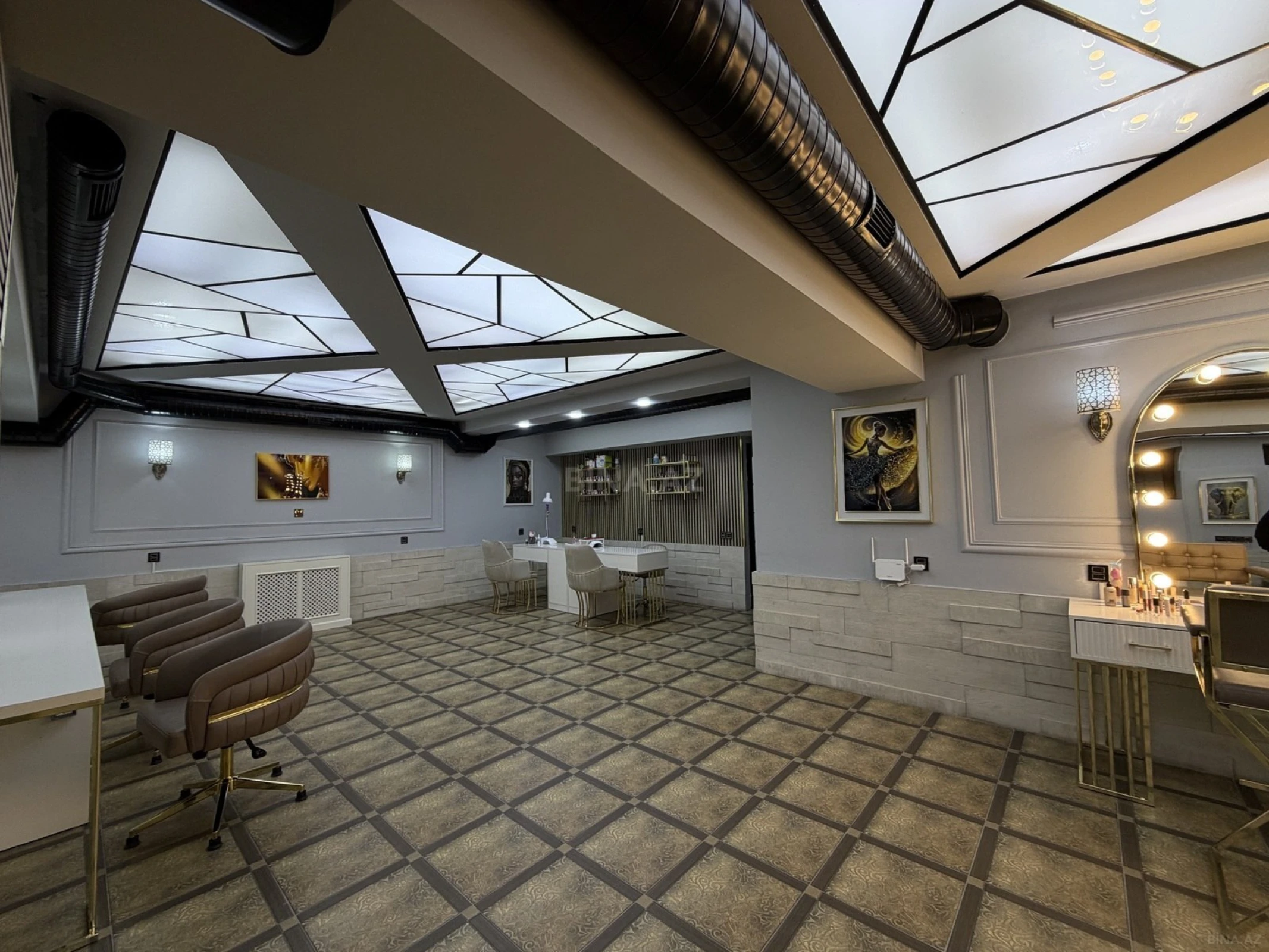 Satılır obyekt 150 m²