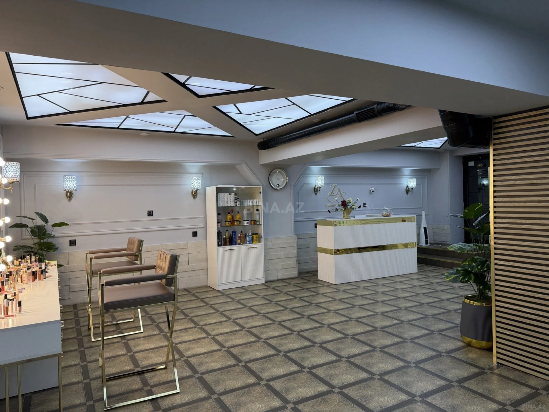 Satılır obyekt 150 m²