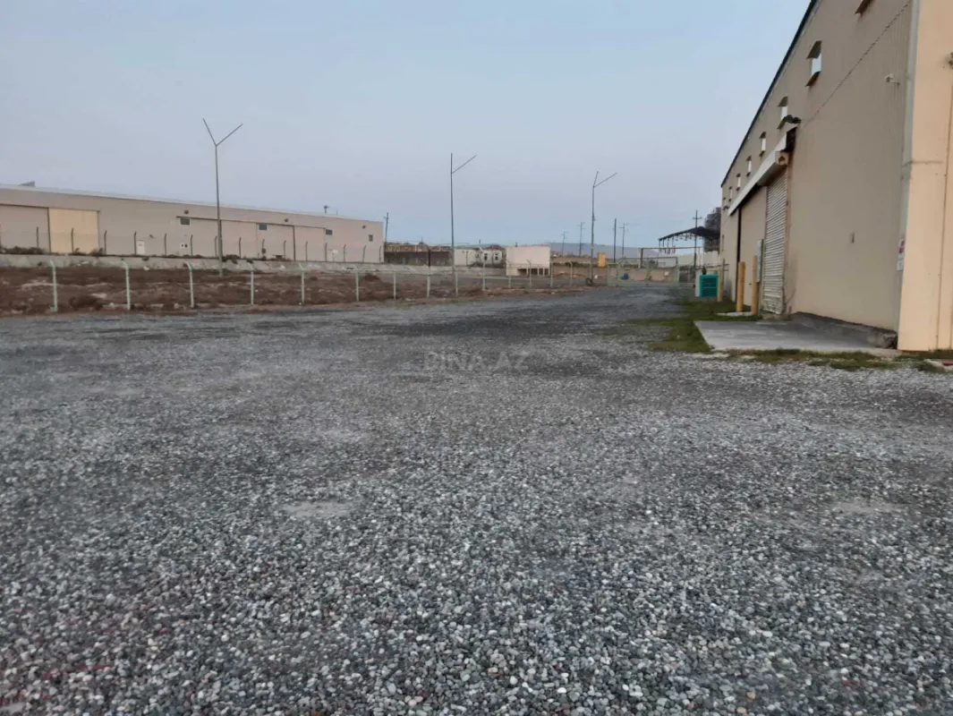 Kirayə verilir obyekt 1240 m²