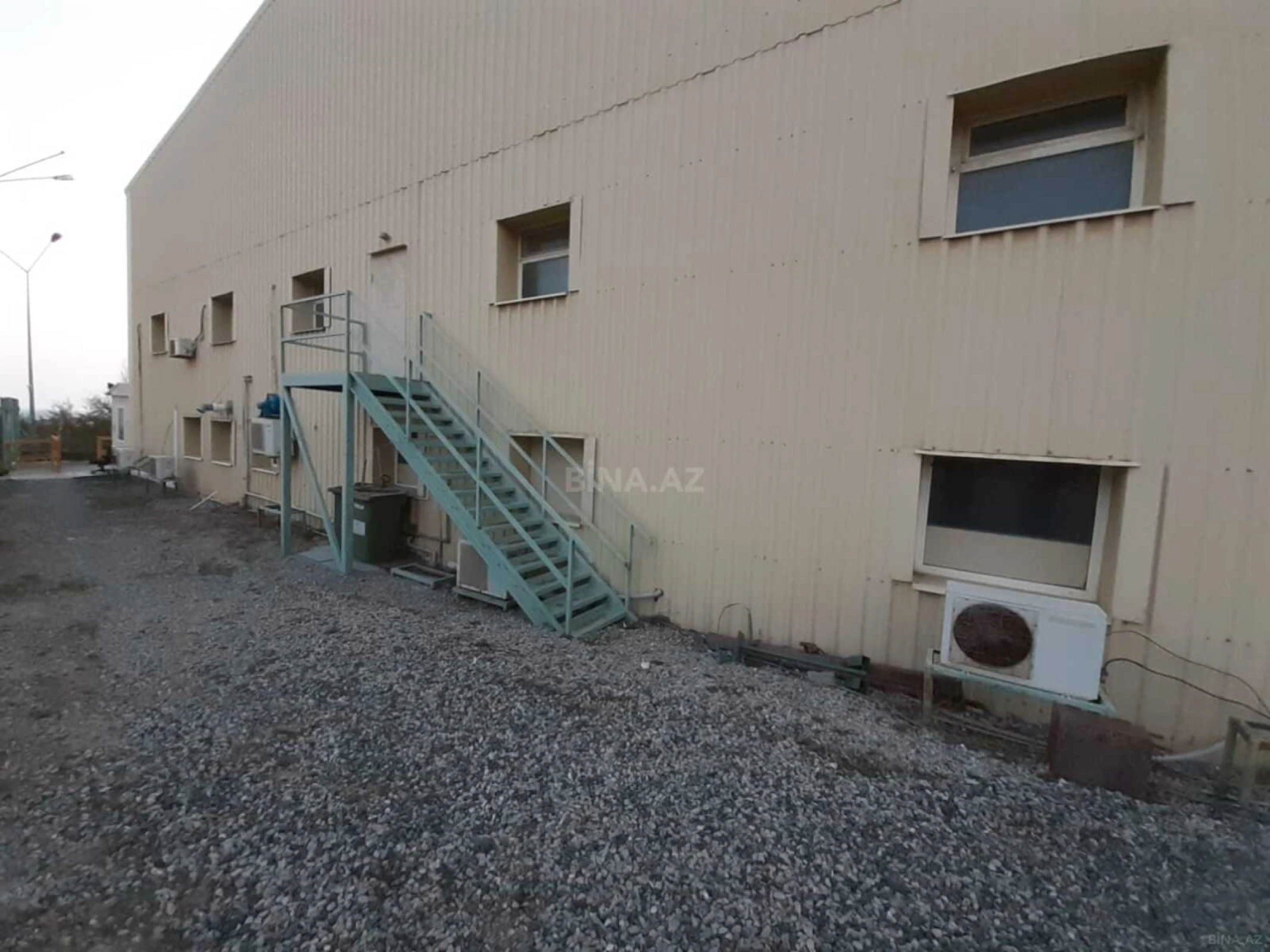 Kirayə verilir obyekt 1240 m²