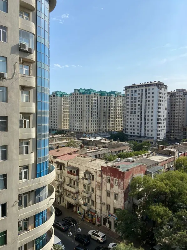 Kirayə verilir 2 otaqlı mənzil 110 m²