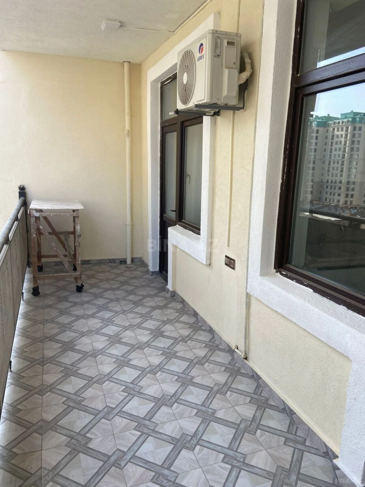 Kirayə verilir 2 otaqlı mənzil 110 m²