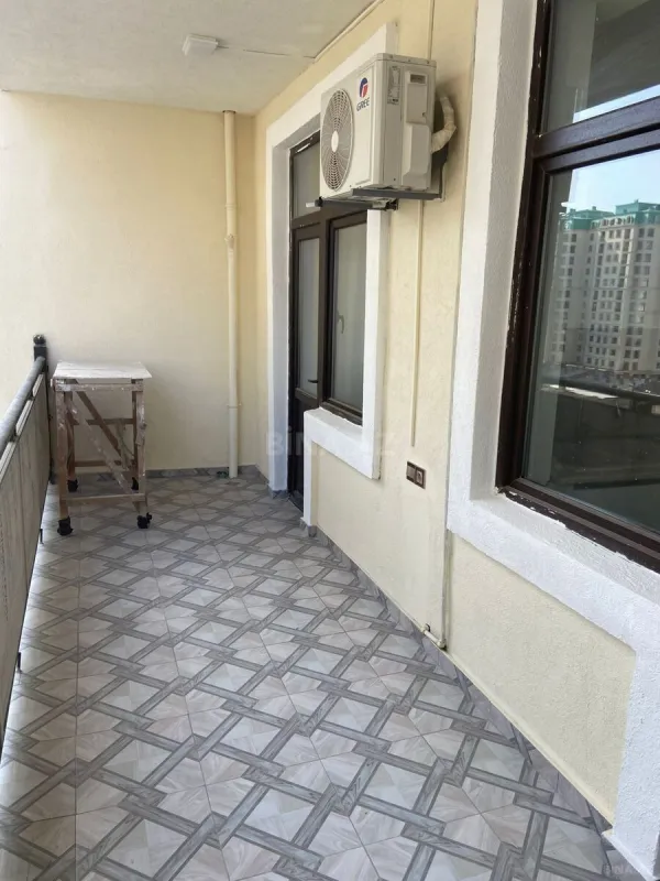 Kirayə verilir 2 otaqlı mənzil 110 m²