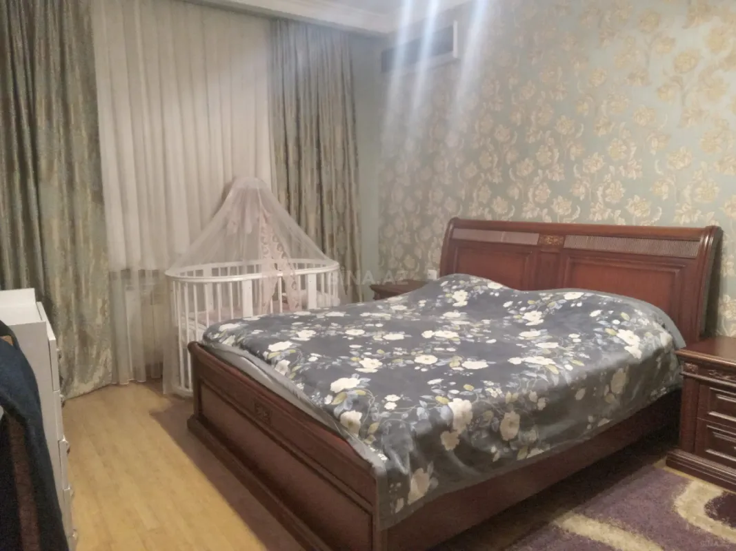 Satılır 3 otaqlı mənzil 120 m²