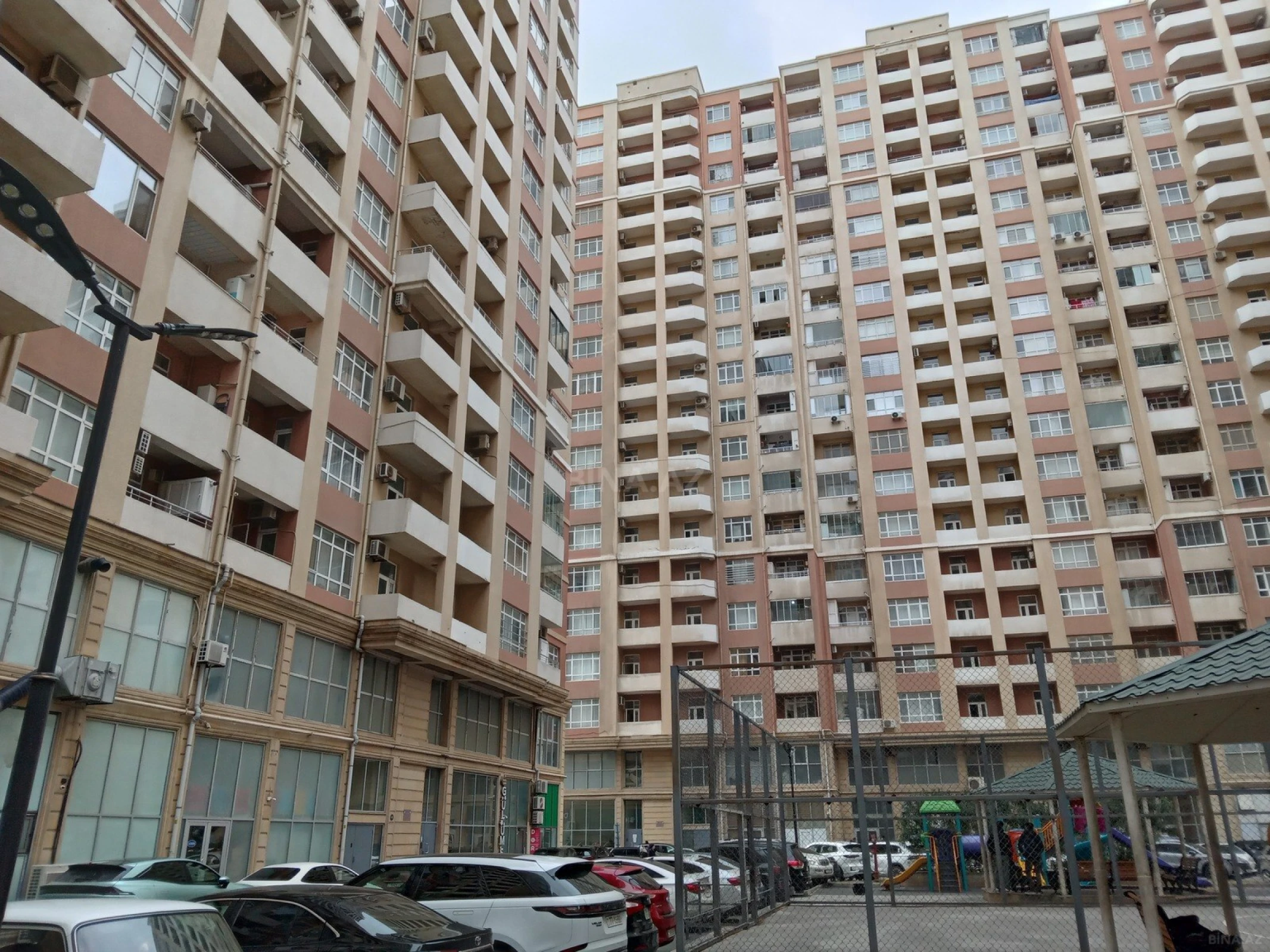 Satılır 3 otaqlı mənzil 120 m²
