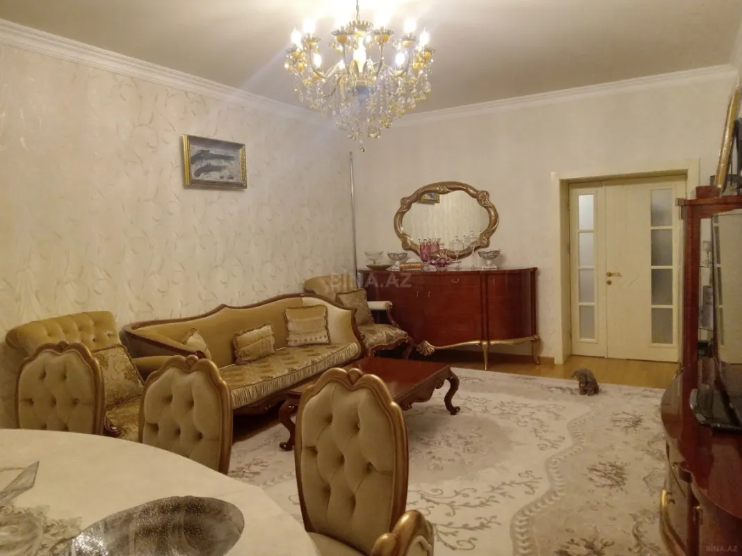 Satılır 3 otaqlı mənzil 120 m²