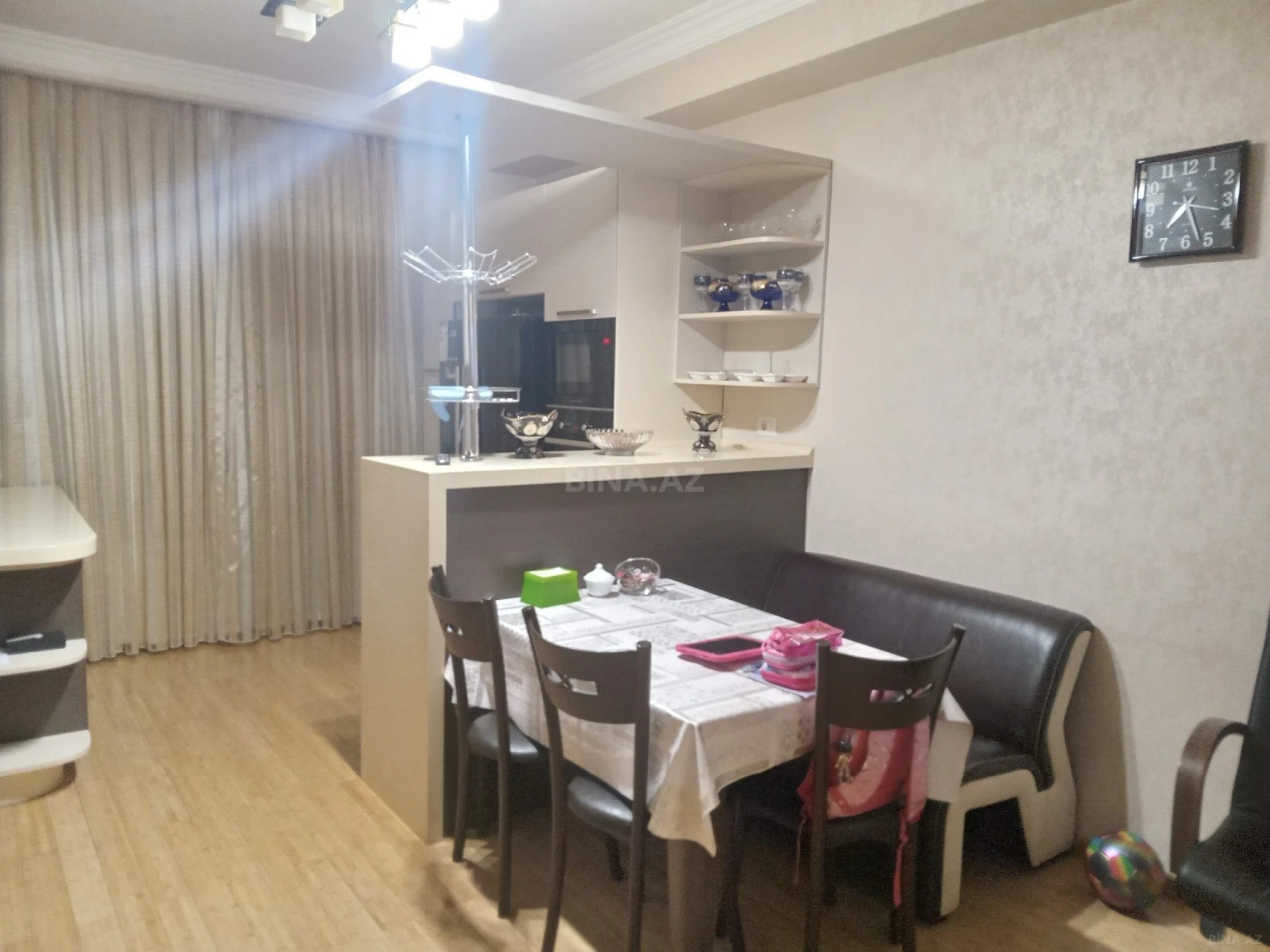 Satılır 3 otaqlı mənzil 120 m²