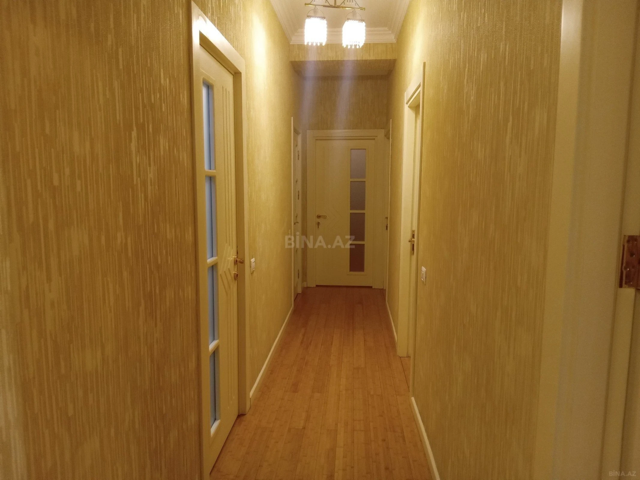 Satılır 3 otaqlı mənzil 120 m²