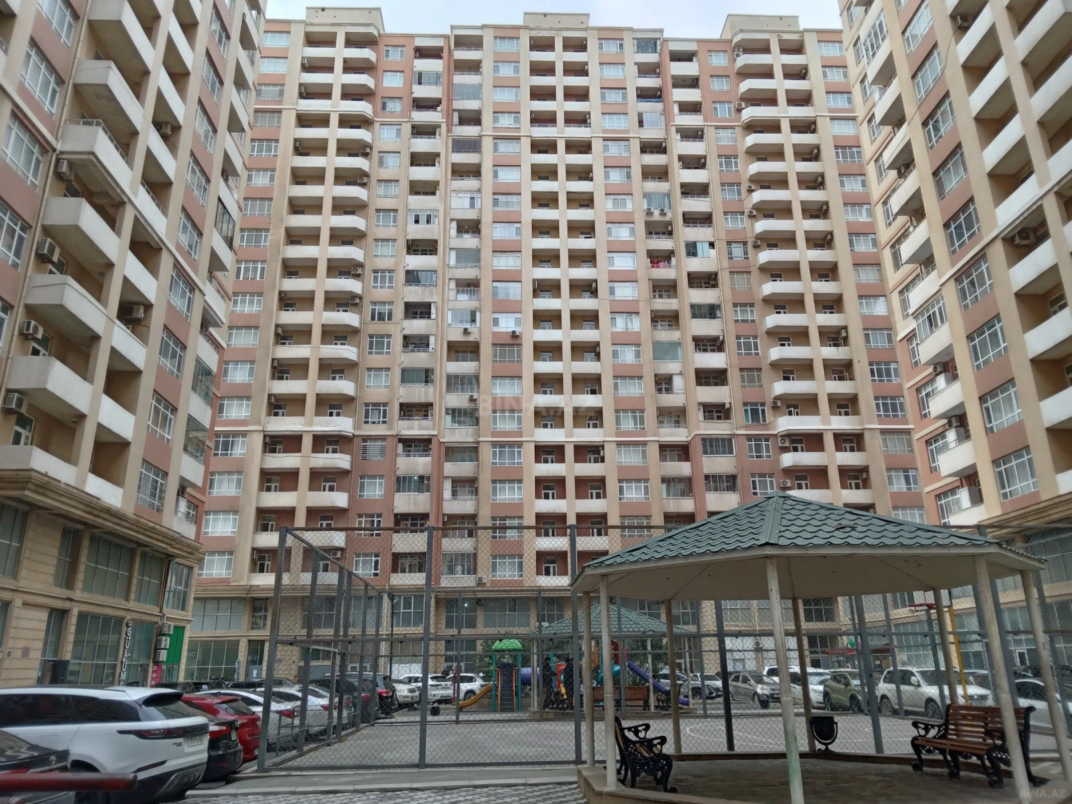 Satılır 3 otaqlı mənzil 120 m²