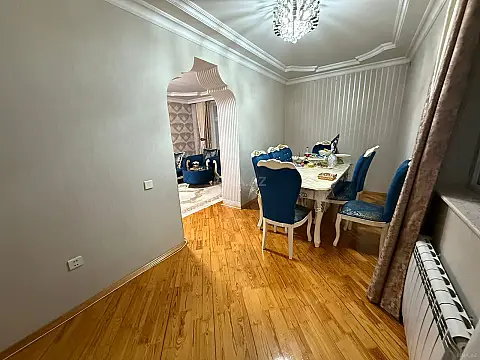Satılır 4 otaqlı mənzil 105 m²