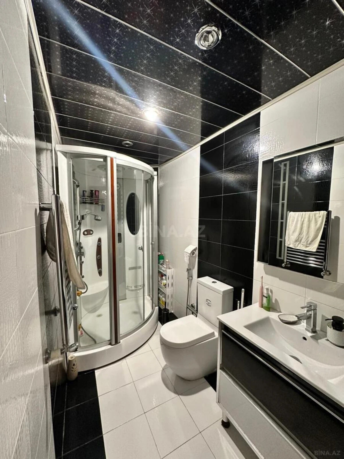 Satılır 4 otaqlı mənzil 105 m²