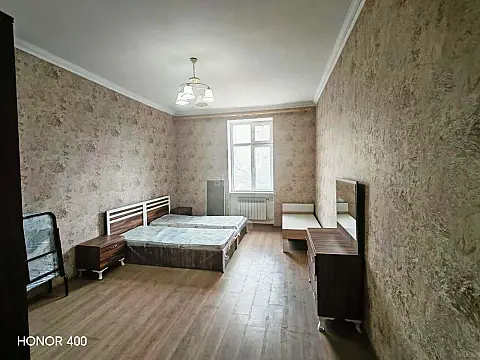 Satılır 2 otaqlı mənzil 70 m²