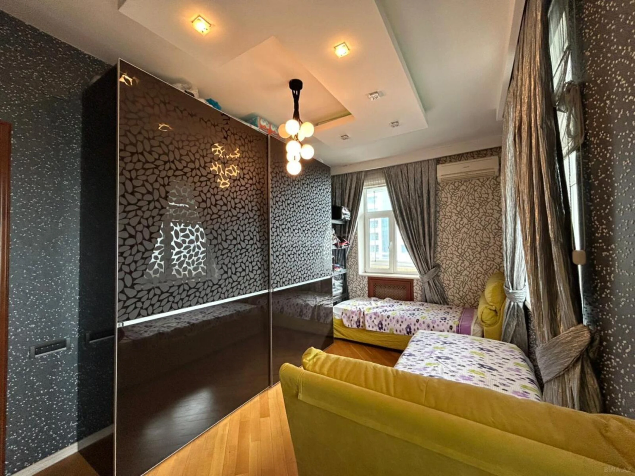 Satılır 3 otaqlı mənzil 120 m²