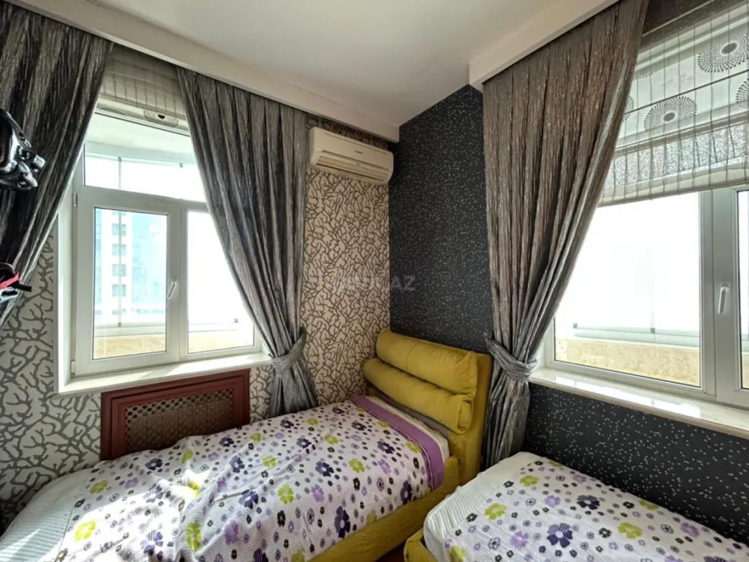 Satılır 3 otaqlı mənzil 120 m²