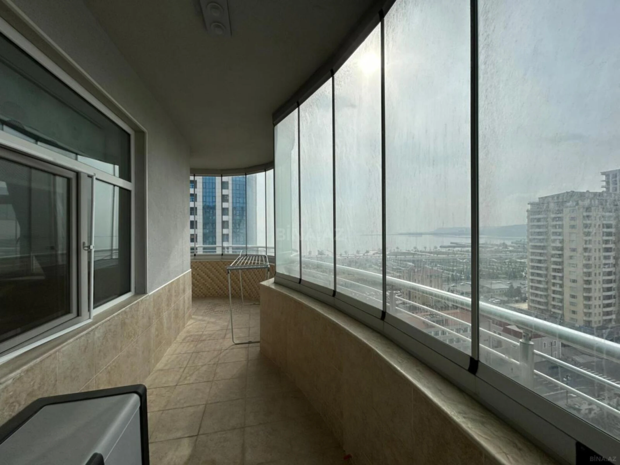 Satılır 3 otaqlı mənzil 120 m²