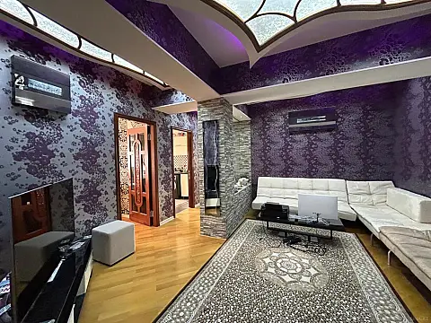 Satılır 3 otaqlı mənzil 120 m²