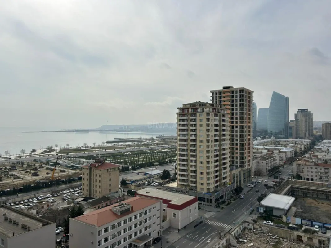 Satılır 3 otaqlı mənzil 120 m²