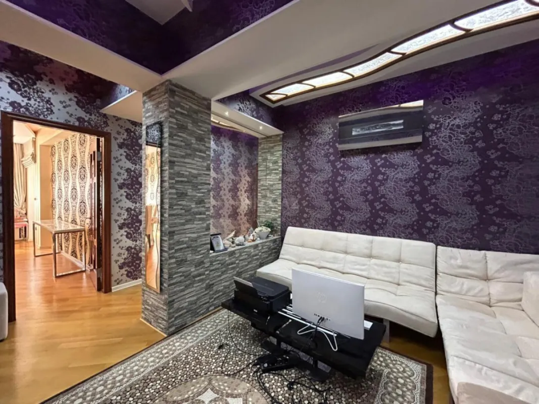 Satılır 3 otaqlı mənzil 120 m²