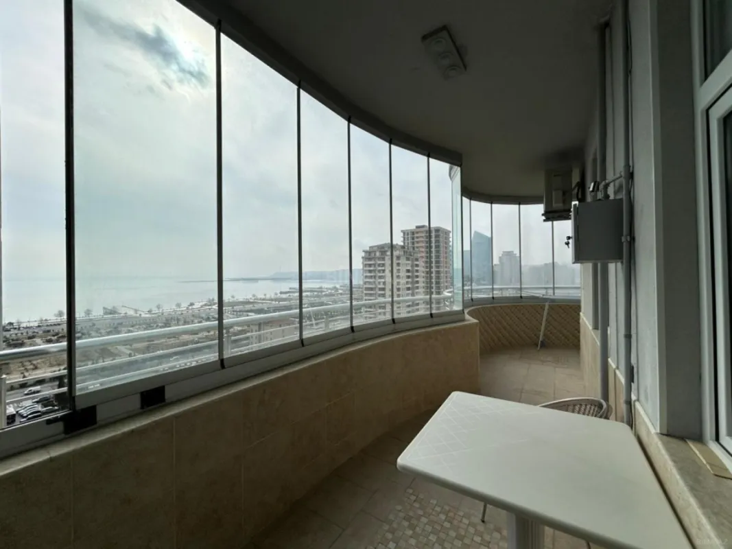 Satılır 3 otaqlı mənzil 120 m²