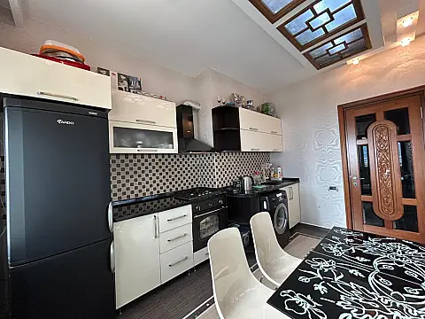 Satılır 3 otaqlı mənzil 120 m²