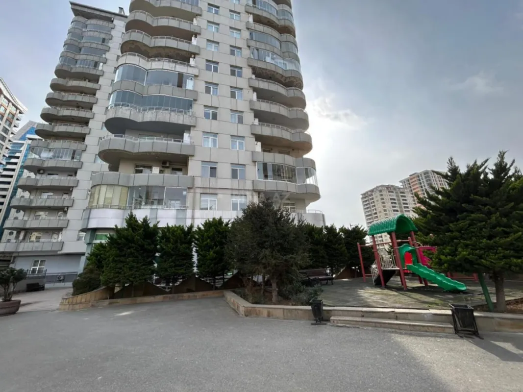 Satılır 3 otaqlı mənzil 120 m²