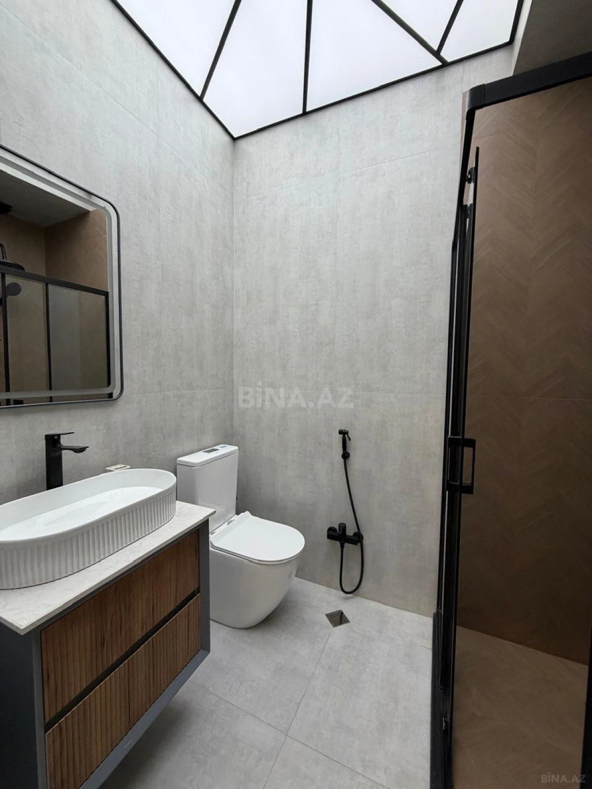 Satılır 2 otaqlı mənzil 55 m²