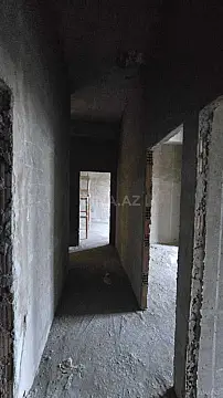 Satılır 4 otaqlı mənzil 242 m²