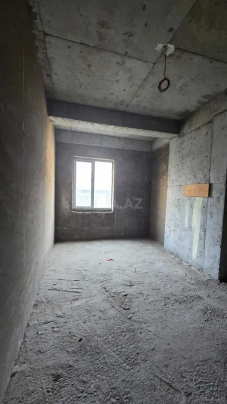 Satılır 4 otaqlı mənzil 242 m²