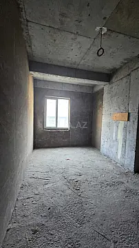 Satılır 4 otaqlı mənzil 242 m²