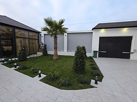 Satılır 11 otaqlı həyət evi 465 m²