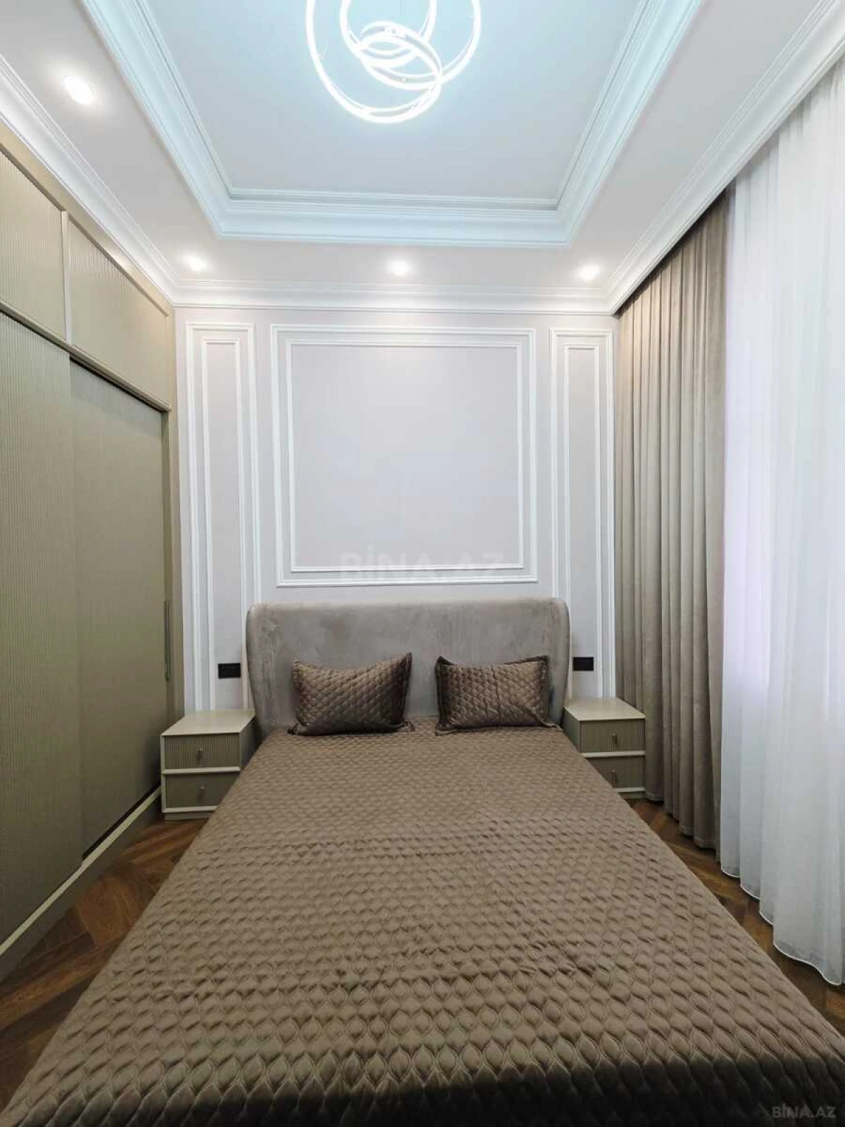 Satılır 11 otaqlı həyət evi 465 m²