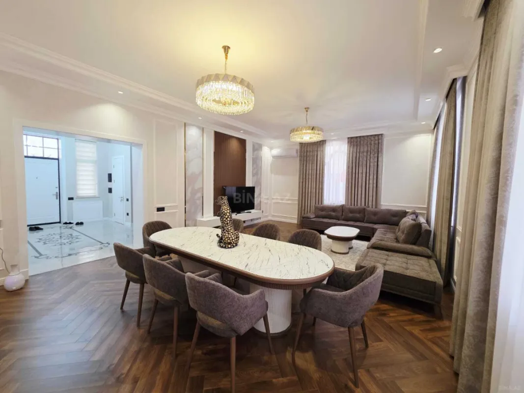 Satılır 11 otaqlı həyət evi 465 m²