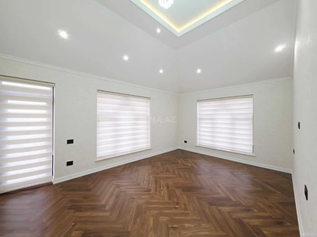 Satılır 11 otaqlı həyət evi 465 m²