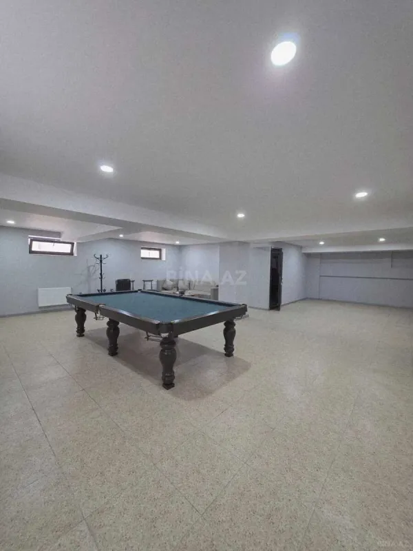 Satılır 11 otaqlı həyət evi 465 m²