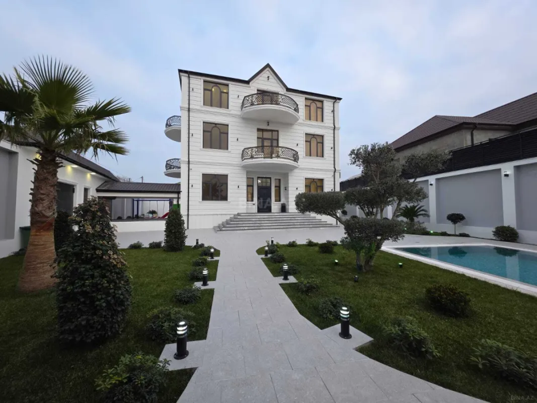 Satılır 11 otaqlı həyət evi 465 m²