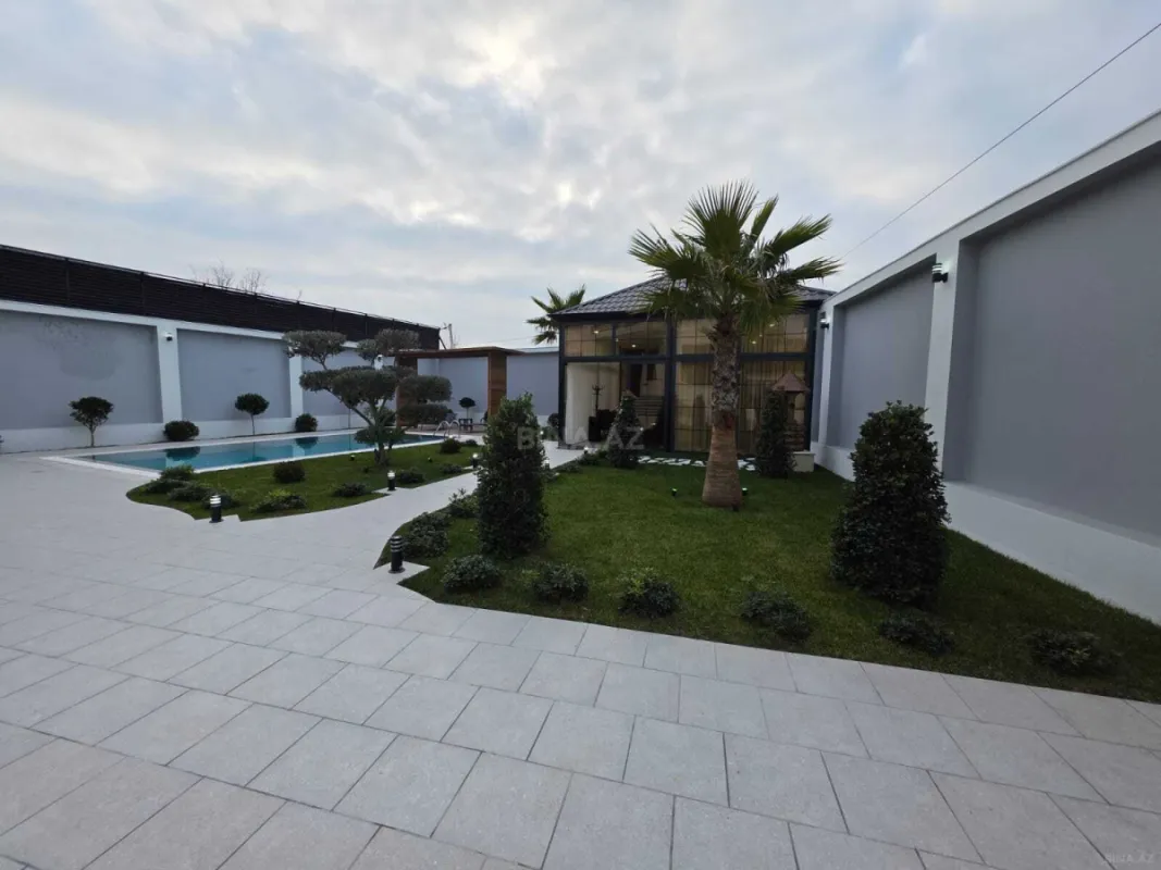 Satılır 11 otaqlı həyət evi 465 m²