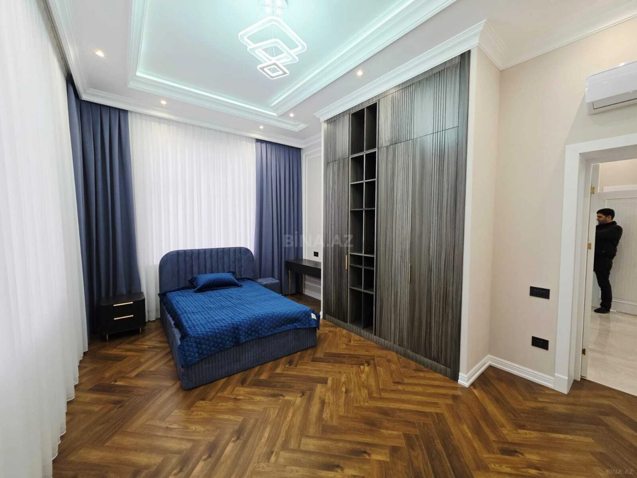 Satılır 11 otaqlı həyət evi 465 m²