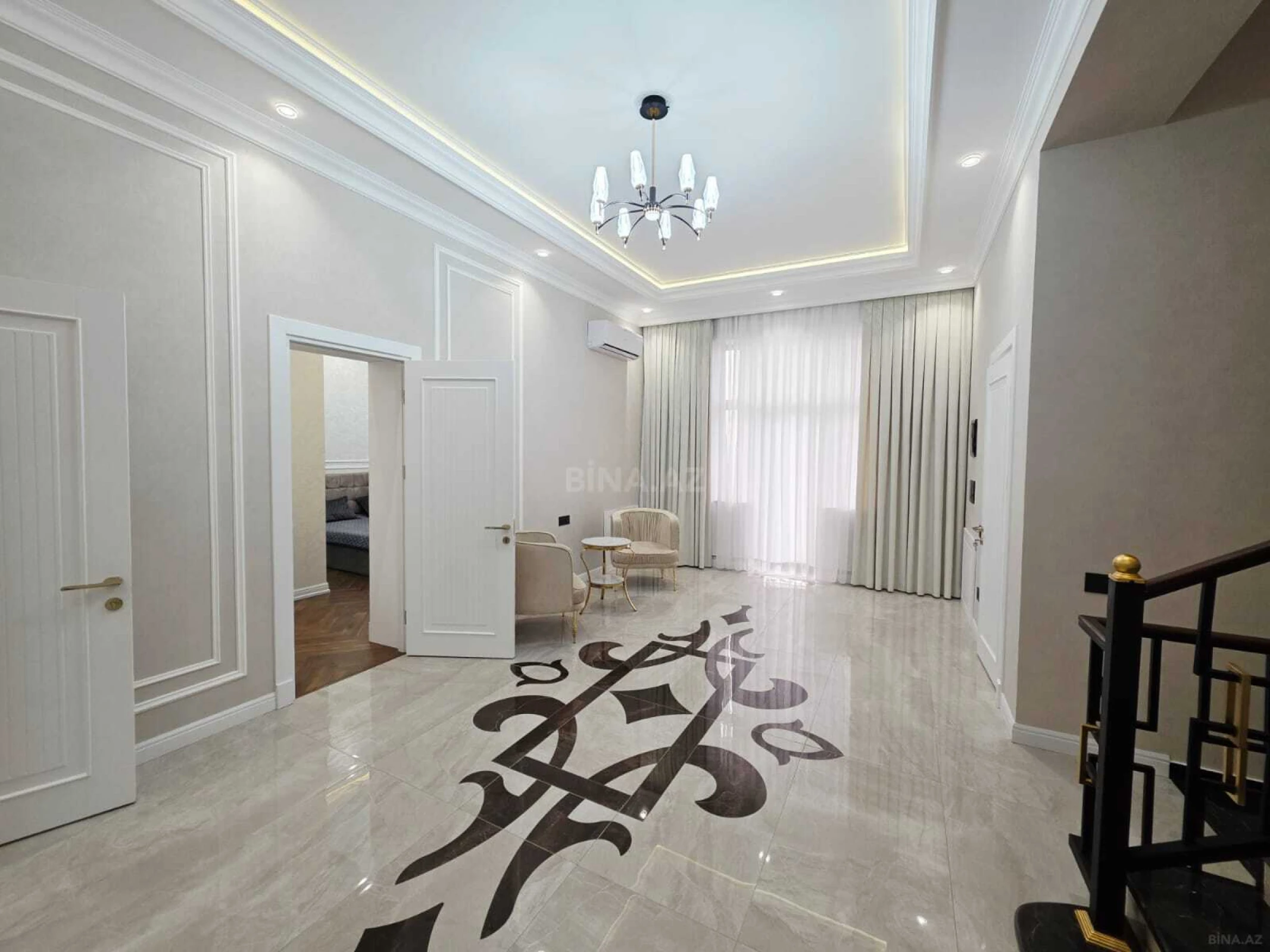 Satılır 11 otaqlı həyət evi 465 m²