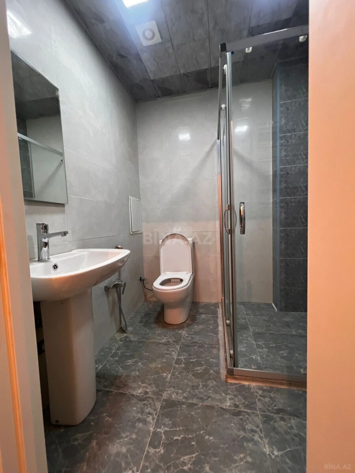 Satılır 2 otaqlı mənzil 70 m²